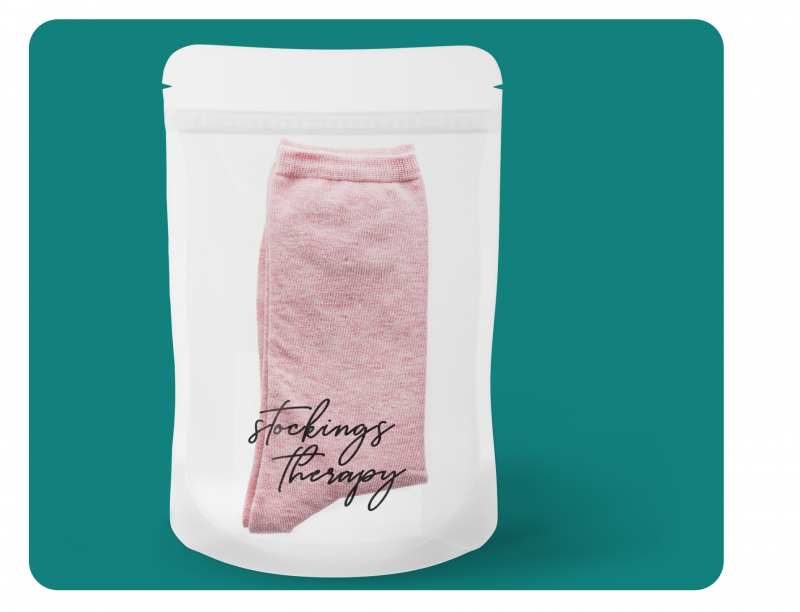 Standbodenbeutel als Textilverpackung mit eineer aufgedruckten Socke