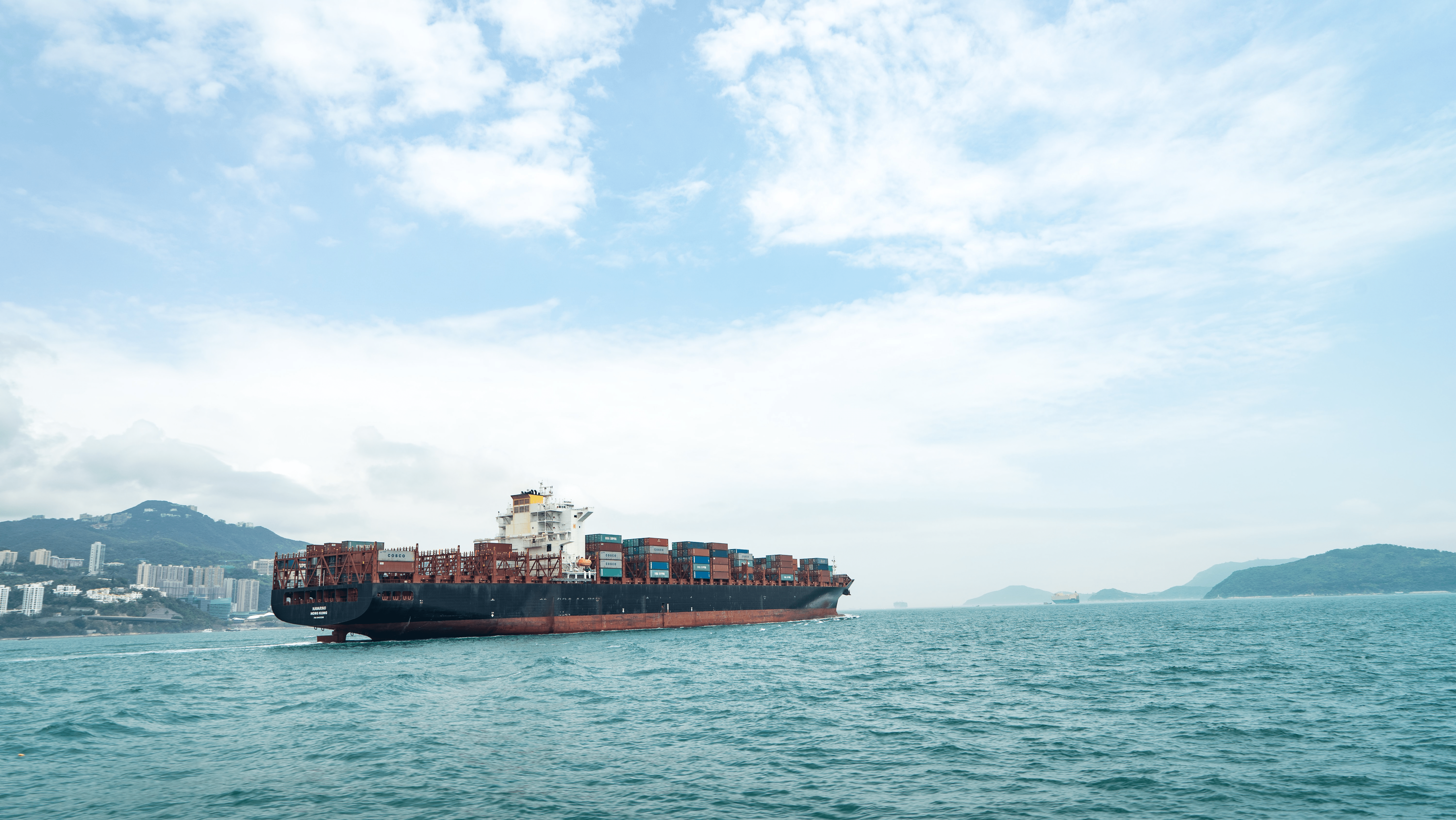 Transportschiff auf offener See
