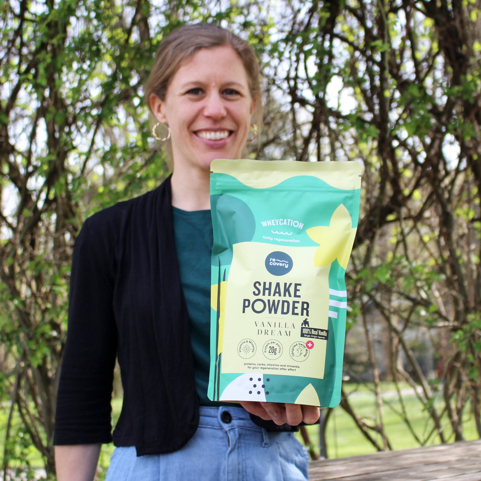 Verpackung für Nahrungsergänzungsmittel als Standbodenbeutel für Proteinpulver von Wheycation